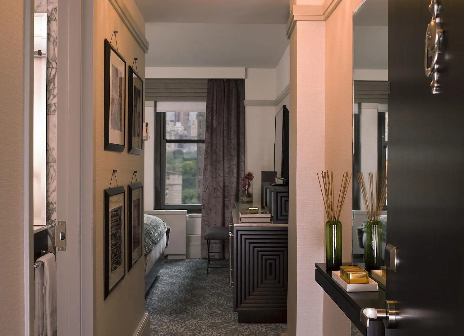 *****  WestHouse Hotel New York USA